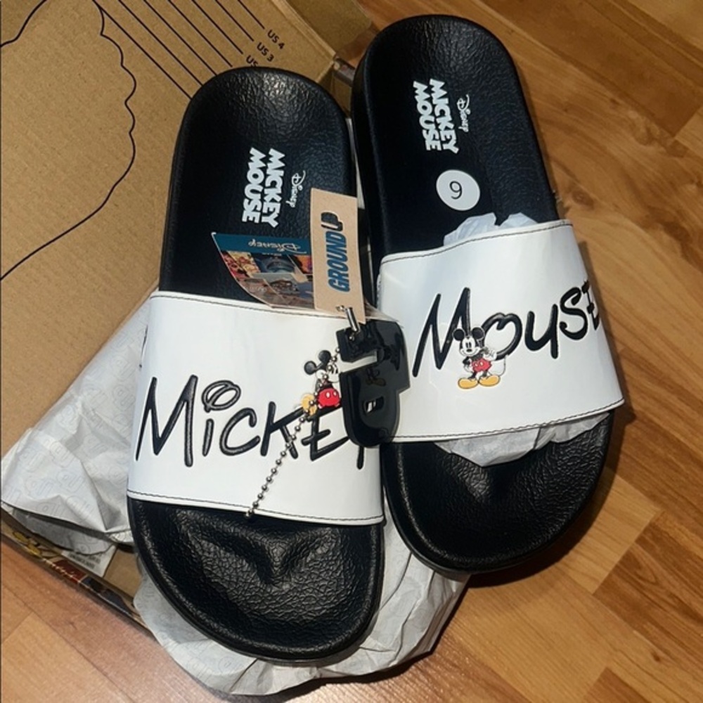 NEW IN BOX Disney Mickey Mouse Black and White Slides YOUTH SIZE 6